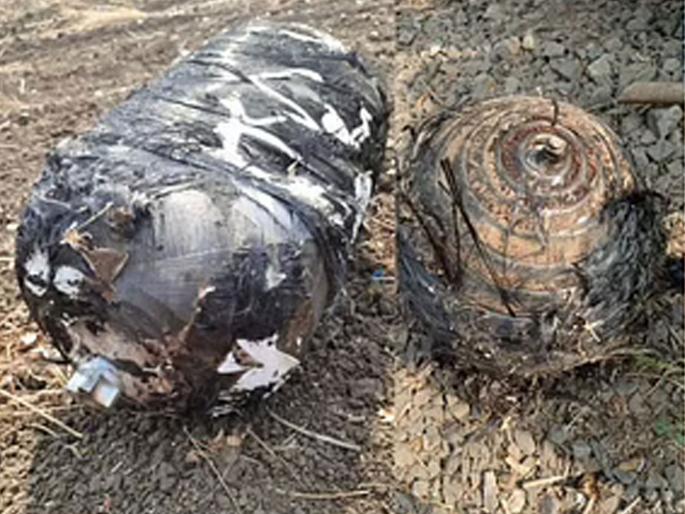 isro scientists enter wardha district possession of objects falling from space | इस्त्रोचे शास्त्रज्ञ वर्धा जिल्ह्यात दाखल; अवकाशातून पडलेल्या वस्तू घेतल्या ताब्यात isro scientists enter wardha district possession of objects falling from space | इस्त्रोचे शास्त्रज्ञ वर्धा जिल्ह्यात दाखल; अवकाशातून पडलेल्या वस्तू घेतल्या ताब्यात