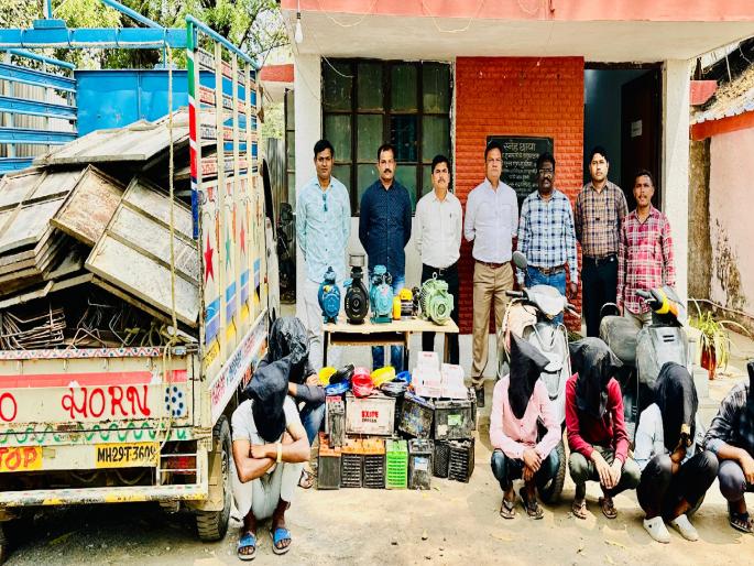11 Attal gang of thieves in Gajaad12 crimes revealed, seven minors involved in the accused | ११ अट्टल चोरट्यांची टोळी गजाआड; १२ गुन्हे उघडकीस, आरोपींमध्ये सात अल्पवयीनांचा सहभाग  11 Attal gang of thieves in Gajaad12 crimes revealed, seven minors involved in the accused | ११ अट्टल चोरट्यांची टोळी गजाआड; १२ गुन्हे उघडकीस, आरोपींमध्ये सात अल्पवयीनांचा सहभाग
