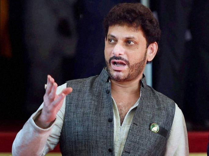 Mumbai CST Bridge Collapse mim mla waris pathan slams government | Mumbai CST Bridge Collapse : स्मारकांसाठी हजारो कोटींचा खर्च, पण पुलासाठी का नाही? आमदार वारिस पठाण यांचा संतप्त सवाल Mumbai CST Bridge Collapse mim mla waris pathan slams government | Mumbai CST Bridge Collapse : स्मारकांसाठी हजारो कोटींचा खर्च, पण पुलासाठी का नाही? आमदार वारिस पठाण यांचा संतप्त सवाल