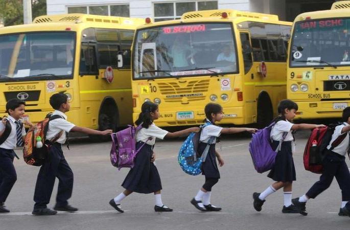 Movements to start schools in Washim district! | वाशिम जिल्ह्यात शाळा सुरू करण्याच्या हालचाली! Movements to start schools in Washim district! | वाशिम जिल्ह्यात शाळा सुरू करण्याच्या हालचाली!