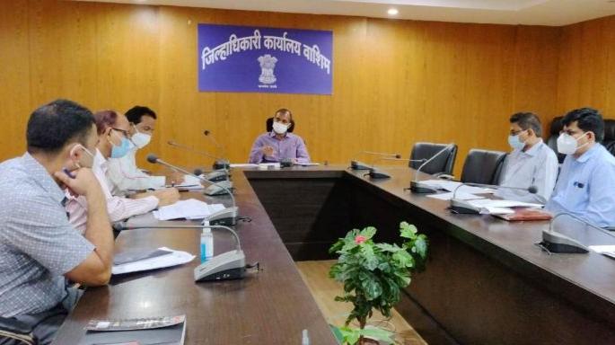 Follow up to give eligible widows the benefit of the scheme | पात्र विधवा महिलांना योजनेचा लाभ देण्यासाठी पाठपुरावा करा