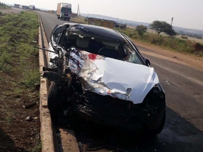 One killed in a car-truck crash in Vashi | वाशीमध्ये कार-ट्रक अपघातात एकाचा मृत्यू One killed in a car-truck crash in Vashi | वाशीमध्ये कार-ट्रक अपघातात एकाचा मृत्यू