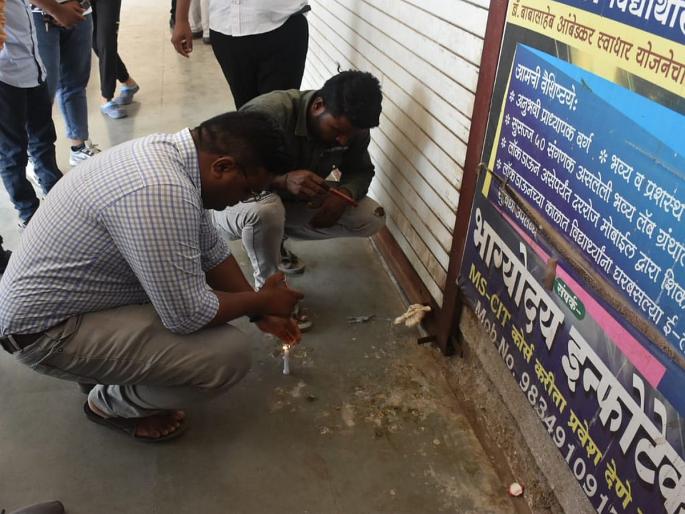 Washim: 7 channels in the commercial complex were sealed, municipal council chief officers took action | Washim: व्यापारी संकुलातील ७ गाळयांना ठाेकले सील, नगरपरिषद मुख्याधिकाऱ्यांची धडक कारवाई Washim: 7 channels in the commercial complex were sealed, municipal council chief officers took action | Washim: व्यापारी संकुलातील ७ गाळयांना ठाेकले सील, नगरपरिषद मुख्याधिकाऱ्यांची धडक कारवाई