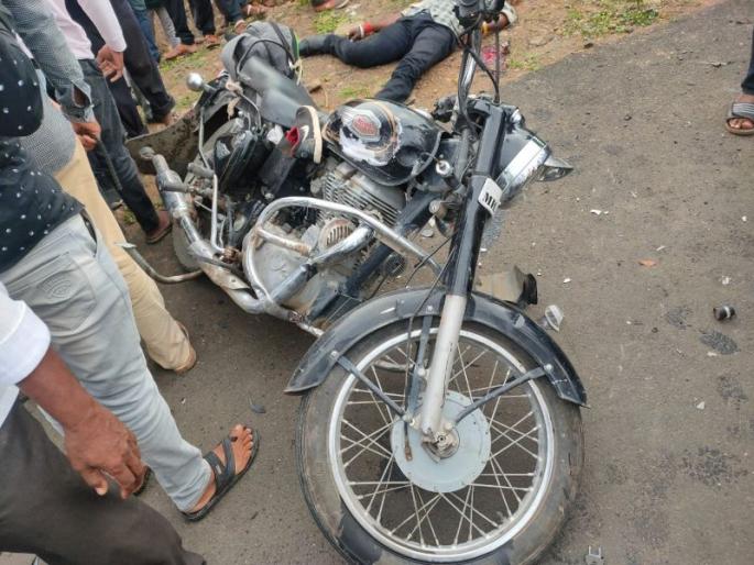 Two-wheeler collision on the way from Karanja to Manora; Snake friend killed at Murtijapur | कारंजा ते मानोरा मार्गावर दुचाकींची धडक; मुर्तीजापूर येथील सर्पमित्र ठार Two-wheeler collision on the way from Karanja to Manora; Snake friend killed at Murtijapur | कारंजा ते मानोरा मार्गावर दुचाकींची धडक; मुर्तीजापूर येथील सर्पमित्र ठार
