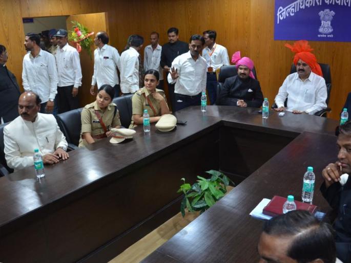 Washim District Collectorate new site implemented! | वाशिम जिल्हाधिकारी कार्यालयाचे नवे संकेतस्थळ कार्यान्वित! Washim District Collectorate new site implemented! | वाशिम जिल्हाधिकारी कार्यालयाचे नवे संकेतस्थळ कार्यान्वित!