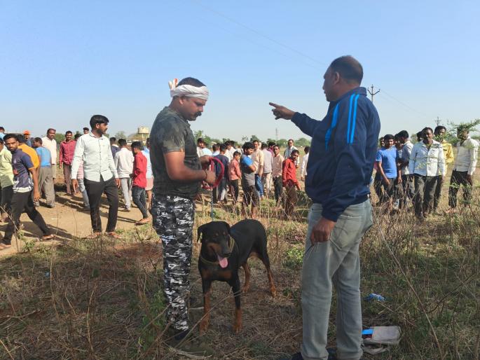 A robbery in Hara Robbed with a knife | हराळमध्ये दरोडा; गळ्याला चाकू लावून लुटले! A robbery in Hara Robbed with a knife | हराळमध्ये दरोडा; गळ्याला चाकू लावून लुटले!