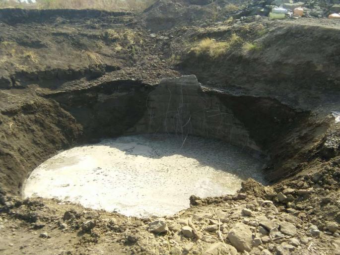 Due to the well-drained laborers, the death of the elderly in Marna in Karanja taluka | कारंजा तालुक्यातील म्हसला येथे विहीर खचून मजुरासह वृद्धाचा मृत्यू Due to the well-drained laborers, the death of the elderly in Marna in Karanja taluka | कारंजा तालुक्यातील म्हसला येथे विहीर खचून मजुरासह वृद्धाचा मृत्यू