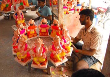 Ready for the welcome of the people of Washim district | Ganesh festival : गणरायांच्या स्वागतासाठी वाशिम जिल्हावासी सज्ज Ready for the welcome of the people of Washim district | Ganesh festival : गणरायांच्या स्वागतासाठी वाशिम जिल्हावासी सज्ज