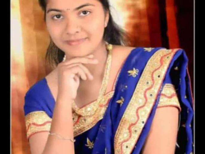 A 23 year old girl died after being swept away by flood waters | पुराच्या पाण्यात वाहून गेल्याने २३ वर्षीय युवतीचा मृत्यू A 23 year old girl died after being swept away by flood waters | पुराच्या पाण्यात वाहून गेल्याने २३ वर्षीय युवतीचा मृत्यू