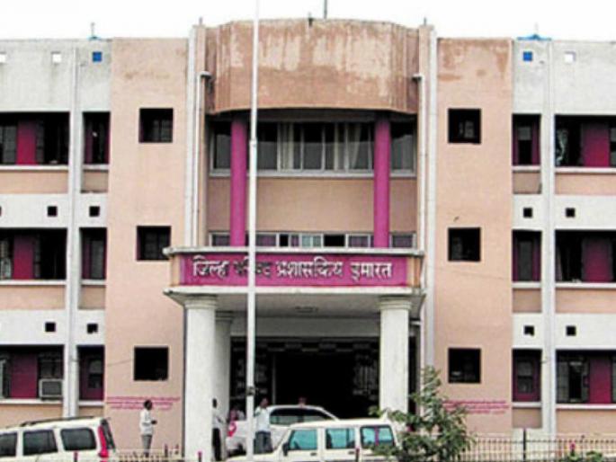 Zilla Parishad office bearers took up the weapon of hunger strike regarding the vacancy | रिक्त पदासंदर्भात जिल्हा परिषद पदाधिकाऱ्यांनी उपसले उपोषणाचे हत्यार Zilla Parishad office bearers took up the weapon of hunger strike regarding the vacancy | रिक्त पदासंदर्भात जिल्हा परिषद पदाधिकाऱ्यांनी उपसले उपोषणाचे हत्यार