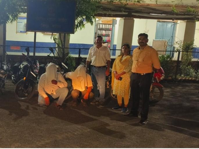 Gambling raids, 12 arrested; 2 lakh 91 thousand 700 rupees was confiscated in washim | जुगार अड्यावर धाड, १२ जणांना अटक; २ लाख ९१ हजार ७०० रुपयांचा ऐवज जप्त Gambling raids, 12 arrested; 2 lakh 91 thousand 700 rupees was confiscated in washim | जुगार अड्यावर धाड, १२ जणांना अटक; २ लाख ९१ हजार ७०० रुपयांचा ऐवज जप्त