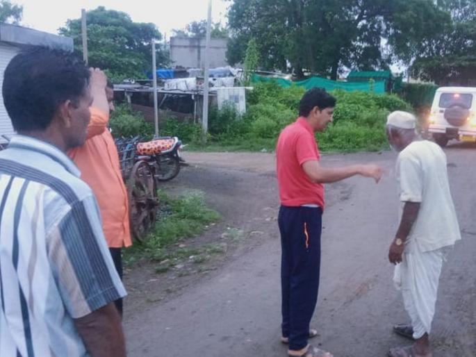 open defecation The team hit the door! Good Morning Squad on Action Mode; Action against 22 persons | उघड्यावर शौचवारी; पथक धडके दारी! गुड मॉर्निंग पथक ॲक्शन मोडवर; २२ जणांवर कारवाई open defecation The team hit the door! Good Morning Squad on Action Mode; Action against 22 persons | उघड्यावर शौचवारी; पथक धडके दारी! गुड मॉर्निंग पथक ॲक्शन मोडवर; २२ जणांवर कारवाई
