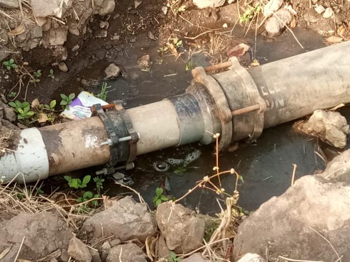Water wastage of Sonal project; Water supply system leakage water! | सोनल प्रकल्पातील पाण्याचा अपव्यय; पाणीपुरवठा योजनेच्या वाहिनीतून पाण्याची गळती! Water wastage of Sonal project; Water supply system leakage water! | सोनल प्रकल्पातील पाण्याचा अपव्यय; पाणीपुरवठा योजनेच्या वाहिनीतून पाण्याची गळती!