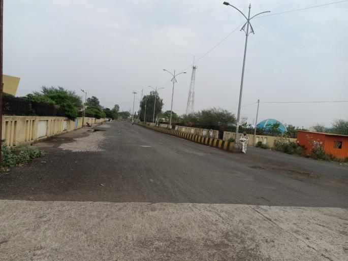 Washimkar's response to strict restrictions on the second day | कडक निर्बंधांना वाशिमकरांचा दुसऱ्या दिवशीही प्रतिसाद Washimkar's response to strict restrictions on the second day | कडक निर्बंधांना वाशिमकरांचा दुसऱ्या दिवशीही प्रतिसाद