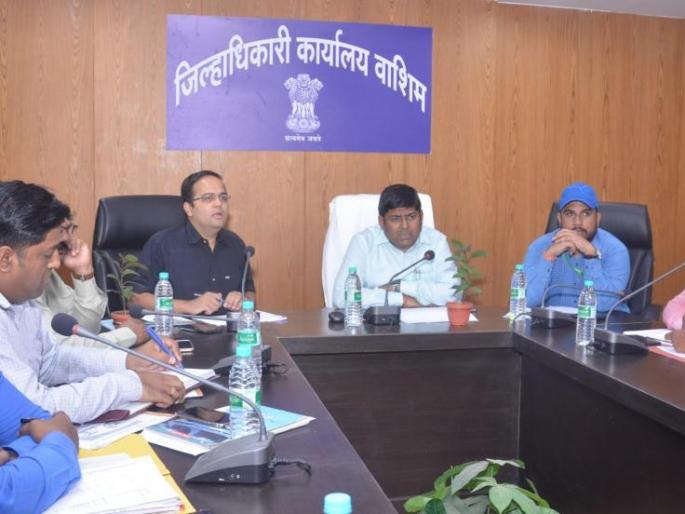 Departmental Commissioner reviewed tree plantation campaign! | विभागीय आयुक्तांनी घेतला वृक्ष लागवड मोहिमेचा आढावा !