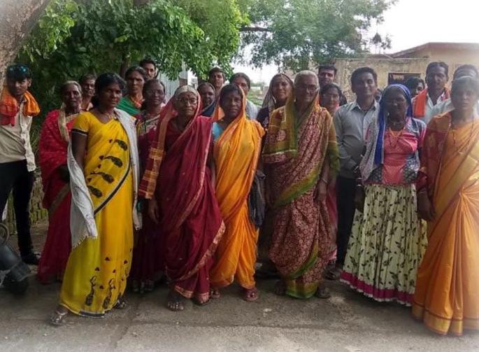 Angry womens hit the office of water supply | संतप्त महीला प्राधीकरणाच्या कार्यालयावर धडकल्या Angry womens hit the office of water supply | संतप्त महीला प्राधीकरणाच्या कार्यालयावर धडकल्या