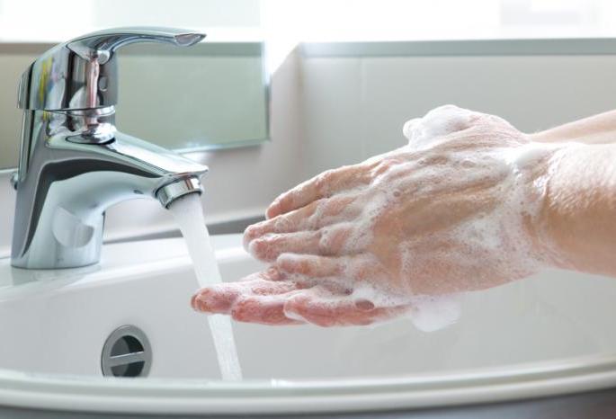 triclosan may cause cancer | टूथपेस्ट आणि साबणामुळे होऊ शकतो कॅन्सर - रिसर्च