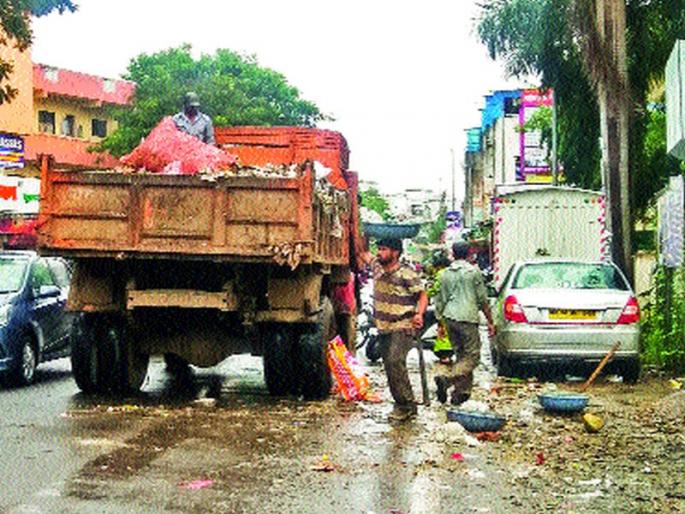 The game of cleaning workers' health | सफाई कामगारांच्या आरोग्याशी खेळ