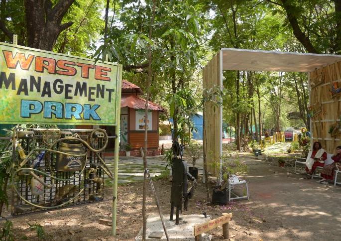 NEERI was established in Nagpur West Management Park | नागपुरात नीरीने साकारला वेस्ट मॅनेजमेंट पार्क NEERI was established in Nagpur West Management Park | नागपुरात नीरीने साकारला वेस्ट मॅनेजमेंट पार्क
