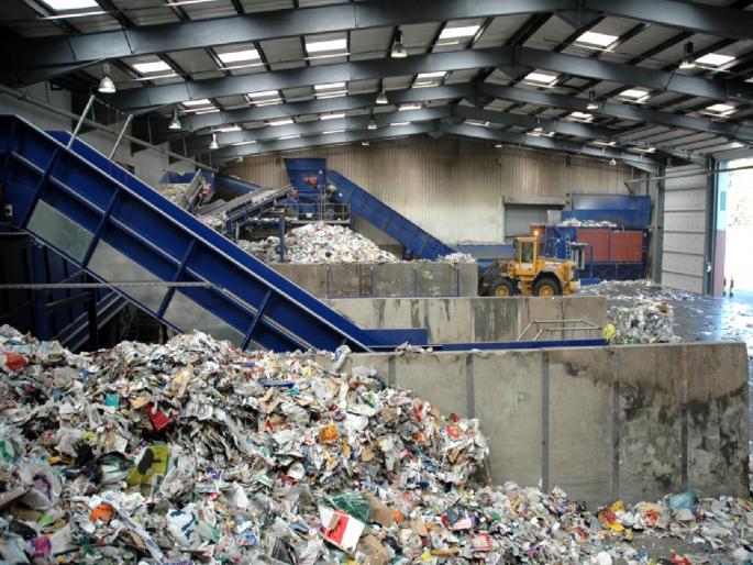 Issue of Waste Treatment Center in Election Campaign; A word to relieve the suffering of smoke, stench | प्रचारात कचरा प्रक्रिया केंद्राचा मुद्दा; मतदारांना धूर, दुर्गंधीतून मुक्ती देण्याचा शब्द Issue of Waste Treatment Center in Election Campaign; A word to relieve the suffering of smoke, stench | प्रचारात कचरा प्रक्रिया केंद्राचा मुद्दा; मतदारांना धूर, दुर्गंधीतून मुक्ती देण्याचा शब्द