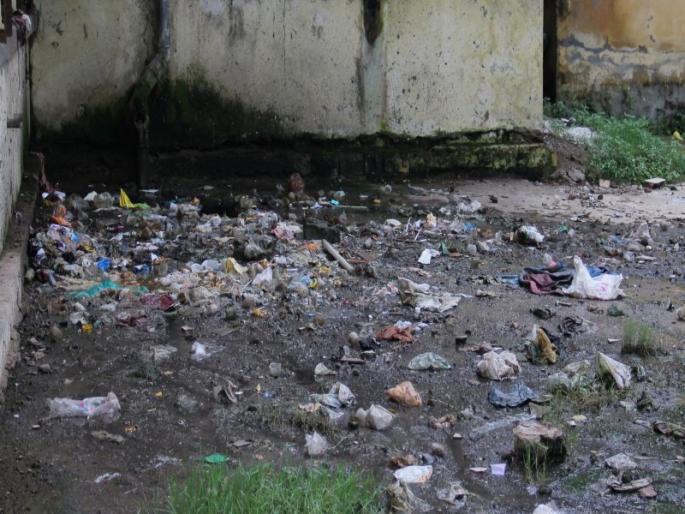 Lokmat Initiative; Road to remove the waste | लोकमत इनिशिएटिव्ह; कचरा हटविण्यासाठी रस्त्यावर लावणार फलक 