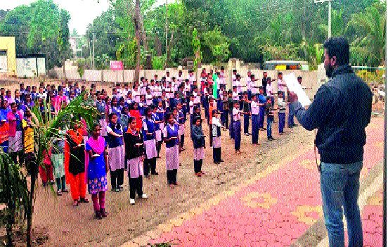 A dharm school of nature filled with watery villages | पाणीदार गावांमध्ये भरली निसर्गाची धमाल शाळा । ‘सत्यमेव जयते’च्या दुसऱ्या पर्वास प्रारंभ A dharm school of nature filled with watery villages | पाणीदार गावांमध्ये भरली निसर्गाची धमाल शाळा । ‘सत्यमेव जयते’च्या दुसऱ्या पर्वास प्रारंभ