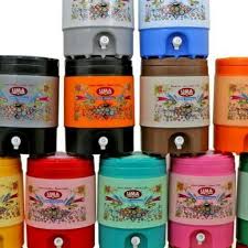 Contaminated water of sorghum in Solapur; The machinery shocks responsibility, gives assurance of action, only the Collector | सोलापुरात जारचे दूषित पाणी; यंत्रणा झटकते जबाबदारी, कारवाईचे आश्वासन देतात फक्त जिल्हाधिकारी