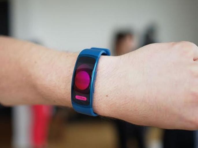 Samsung to present Hybrid Smartwatch | सॅमसंग सादर करणार हायब्रीड स्मार्टवॉच Samsung to present Hybrid Smartwatch | सॅमसंग सादर करणार हायब्रीड स्मार्टवॉच