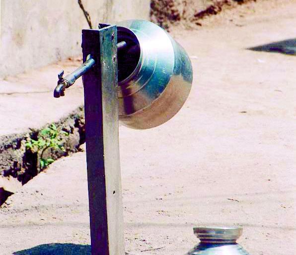 Bank's company failed to make progress in the water supply scheme! | पाणी पुरवठा योजनेच्या कामात प्रगती न साधणार्‍या कंपनीची बँक गँरंटी गोठविली!
