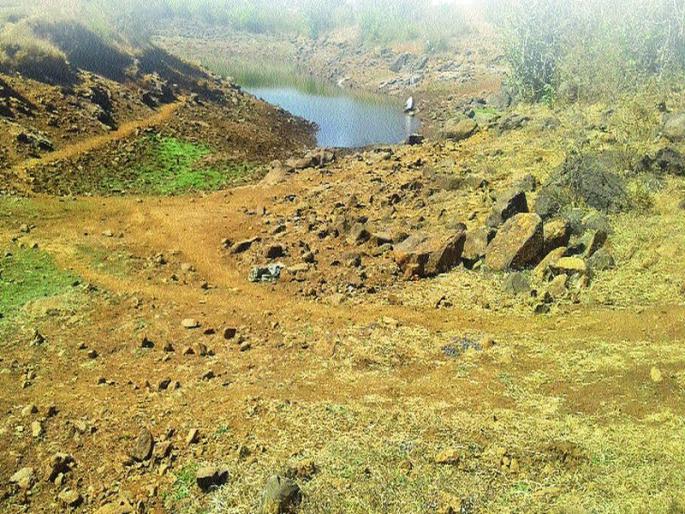 Waterways | जलसाठ्यांनी गाठला तळ Waterways | जलसाठ्यांनी गाठला तळ