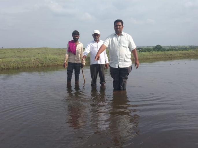 lightining strike on dry place and a few moments the water descended there; Incidents in Baramati taluka | कोरड्या माळरानावर वीज कोसळली अन् काही क्षणात तिथं गंगा अवतरली; बारामती तालुक्यातील घटना lightining strike on dry place and a few moments the water descended there; Incidents in Baramati taluka | कोरड्या माळरानावर वीज कोसळली अन् काही क्षणात तिथं गंगा अवतरली; बारामती तालुक्यातील घटना