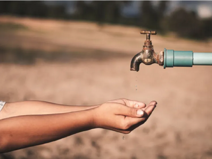 Jaljeevan Mission's solution to water scarcity does not work; Take only 30 liters of water for now; Let's look forward to 55 liters! | पाणीटंचाईवर जलजीवन मिशनचा उतारा चालेना; सध्या ३० लिटरच पाणी घ्या, ५५ लिटरचे पुढे बघू!