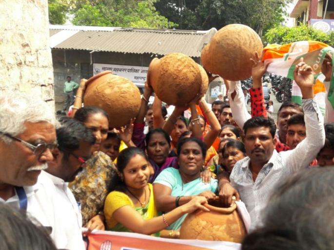 Municipal corporator agressive on the issue of water shortage | नागपूर मनपात पाणीटंचाईच्या मुद्यावरून नगरसेवक आक्रमक Municipal corporator agressive on the issue of water shortage | नागपूर मनपात पाणीटंचाईच्या मुद्यावरून नगरसेवक आक्रमक