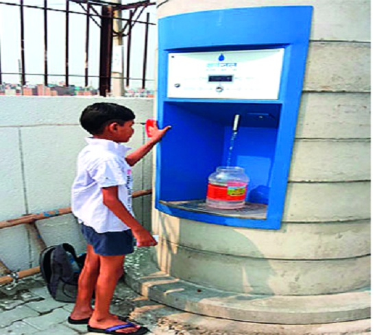 Water ATMs - Social Justice Department in 52 Dalits of Kolhapur district | कोल्हापूर जिल्ह्यातील ५२ दलितवस्त्यांमध्ये ‘वॉटर एटीएम’-सामाजिक न्याय विभाग