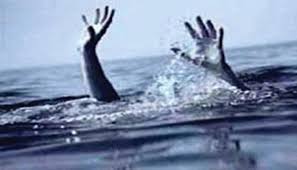 Young man drowns in creek | खाडीत बुडून तरुणाचा मृत्यू Young man drowns in creek | खाडीत बुडून तरुणाचा मृत्यू