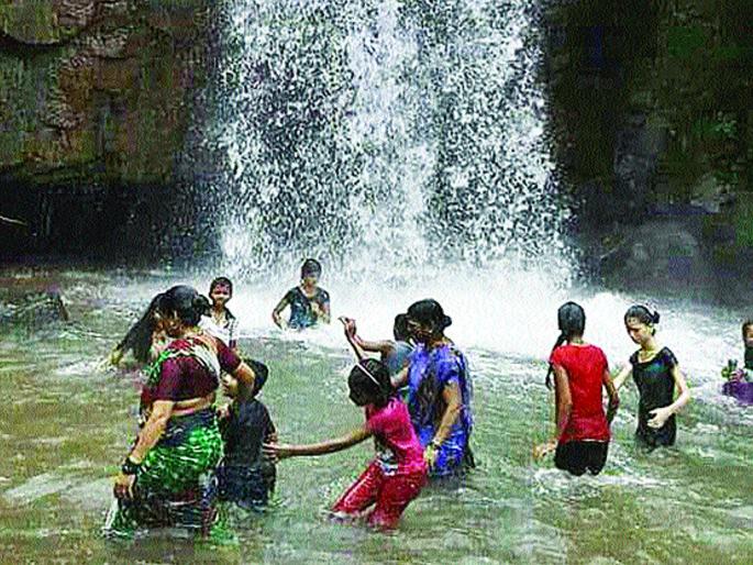 Survey waterfall | पर्यटकांना खुणावतोय सर्वे धबधबा Survey waterfall | पर्यटकांना खुणावतोय सर्वे धबधबा