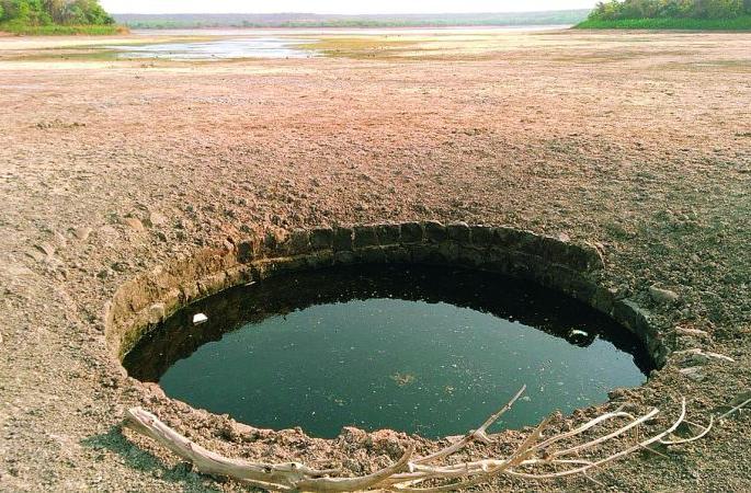 Groundwater levels fall by two and quarter ft: The base reached by Kamathi Khairi Dam | भूजल पातळी सव्वादोन फुटांनी घसरली : कामठी खैरी धरणाने गाठला तळ Groundwater levels fall by two and quarter ft: The base reached by Kamathi Khairi Dam | भूजल पातळी सव्वादोन फुटांनी घसरली : कामठी खैरी धरणाने गाठला तळ