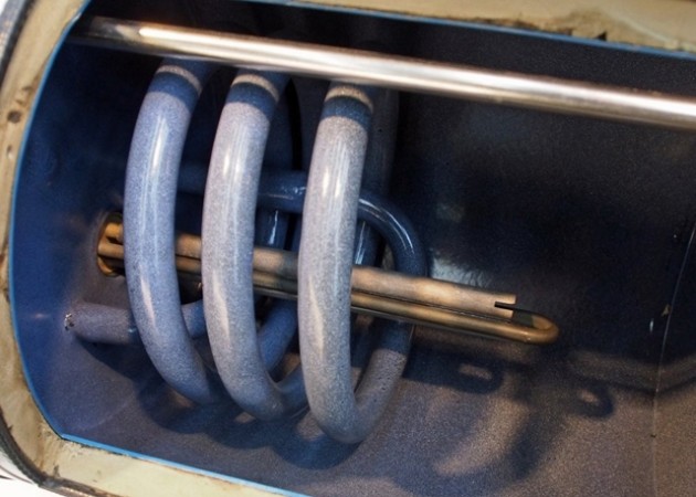 Hitter in the bucket while the hitter is running; Future of Saturn | हिटर सुरू असताना बादलीमध्ये घातला हात; साताऱ्यातील घटना Hitter in the bucket while the hitter is running; Future of Saturn | हिटर सुरू असताना बादलीमध्ये घातला हात; साताऱ्यातील घटना