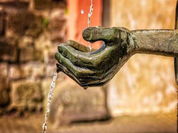 Severe water crisis in Middle Eastern countries including Saudi Arabia, Qatar, Kuwait and others | 'या' ७ देशात पाण्यासारखा वाहतो पैसा, पण पिण्याच्या पाण्यासाठी तरसतात लोक, कारण काय?