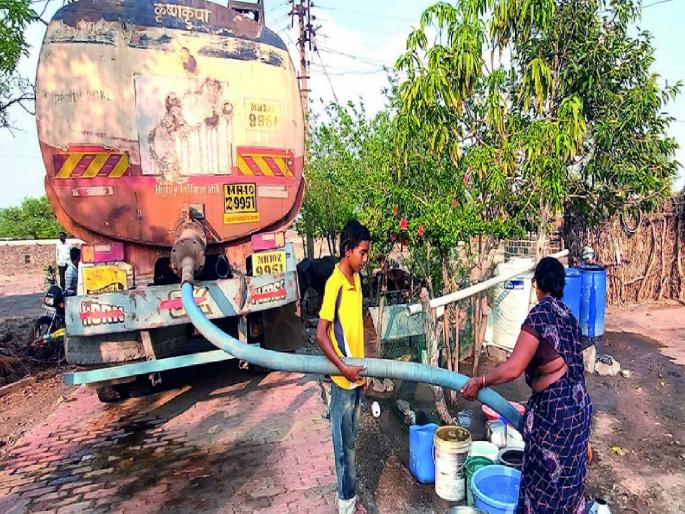 the intensity of water scarcity started to increase In Ratnagiri district | रत्नागिरी जिल्ह्यात भीषण पाणीटंचाई, ग्रामस्थांची पाण्यासाठी वणवण