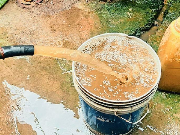 Already a case of dengue, with a muddy water supply | आधीच डेंग्यूचा ससेमिरा, त्यात गढूळ पाणीपुरवठा Already a case of dengue, with a muddy water supply | आधीच डेंग्यूचा ससेमिरा, त्यात गढूळ पाणीपुरवठा