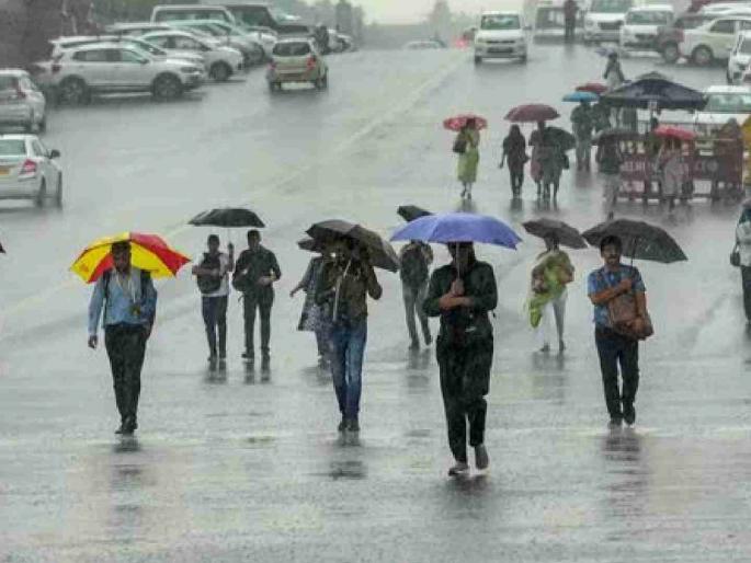 Heavy rains in the Mumbai city if walking through puddles of rain Then read this | शहरात जोरदार पाऊस, पावसाच्या साचलेल्या पाण्यातून चालताय?... तर मग हे वाचा Heavy rains in the Mumbai city if walking through puddles of rain Then read this | शहरात जोरदार पाऊस, पावसाच्या साचलेल्या पाण्यातून चालताय?... तर मग हे वाचा
