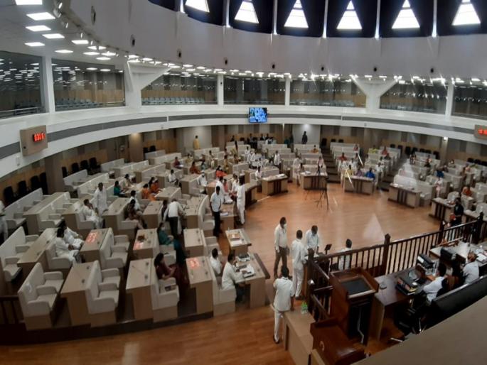 Shiv Sena, NCP corporators attack administration in Pune Municipal Corporation | पाण्यासाठी आता जलसमाधी घ्यायची का? मध्यवस्तीसह उपनगरातील सर्वपक्षीय नगरसेवकांकडून प्रशासनाचे वाभाडे
