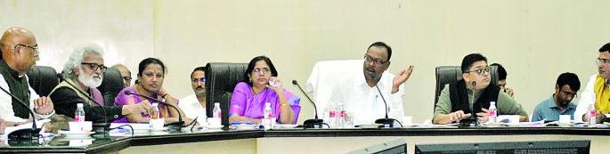 CEO responsible for the wasting of water: Chandrashekhar Bavankule | पाणी वाया गेल्यास सीईओ जबाबदार : चंद्रशेखर बावनकुळे CEO responsible for the wasting of water: Chandrashekhar Bavankule | पाणी वाया गेल्यास सीईओ जबाबदार : चंद्रशेखर बावनकुळे