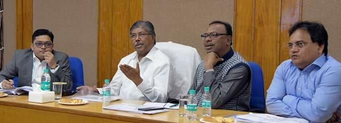 Water supply through pipelines in drought-prone areas: Chandrakant Patil | दुष्काळी भागात पाईपलाईनने पाणी : चंद्रकांत पाटील