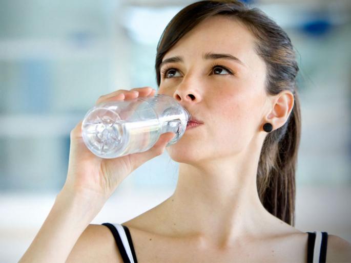 Mix these ingredients in water and get glowing and acne free skin | पिण्याच्या पाण्यात मिश्रित करा 'या' गोष्टी, त्वचा होईल ग्लोइंग आणि पिंपल्सही होतील दूर! Mix these ingredients in water and get glowing and acne free skin | पिण्याच्या पाण्यात मिश्रित करा 'या' गोष्टी, त्वचा होईल ग्लोइंग आणि पिंपल्सही होतील दूर!