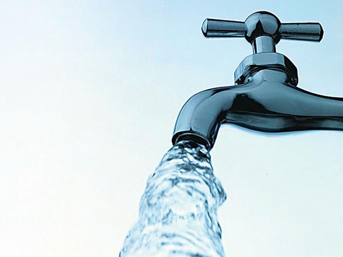 Who is pure Supply of contaminated and smelling water; Anguish of Mumbaiis | शुद्ध कसले? दूषित आणि वास येणाऱ्या पाण्याचा पुरवठा; मुंबईकरांची व्यथा Who is pure Supply of contaminated and smelling water; Anguish of Mumbaiis | शुद्ध कसले? दूषित आणि वास येणाऱ्या पाण्याचा पुरवठा; मुंबईकरांची व्यथा