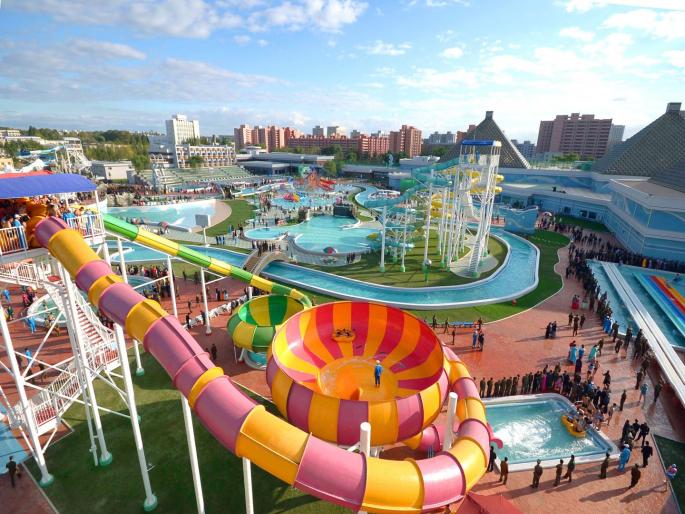 Take these things along if planning to go to water park with kids | वॉटर पार्कमध्ये धमाल-मस्ती कराच, पण 'या' गोष्टींकडेही लक्ष द्याच! Take these things along if planning to go to water park with kids | वॉटर पार्कमध्ये धमाल-मस्ती कराच, पण 'या' गोष्टींकडेही लक्ष द्याच!