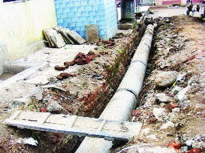 Put MaliniSaran Vahiniya, only after 'Clean India' slogans! | मलनिस्सारण वाहिन्या टाका, नंतरच ‘स्वच्छ भारत’चे नारे द्या! Put MaliniSaran Vahiniya, only after 'Clean India' slogans! | मलनिस्सारण वाहिन्या टाका, नंतरच ‘स्वच्छ भारत’चे नारे द्या!