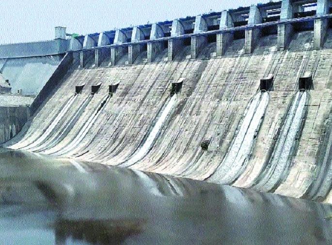 Water reserves in Nagpur division are 10 percent empty than last year | नागपूर विभागातील जलसाठे गतवर्षीपेक्षा १० टक्क्यांनी रिकामे Water reserves in Nagpur division are 10 percent empty than last year | नागपूर विभागातील जलसाठे गतवर्षीपेक्षा १० टक्क्यांनी रिकामे